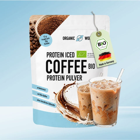 Vorteile des Bio Iced Coffee Protein Pulvers: ohne künstliche Süßstoffe, 13 g Protein pro Portion, einfache Zubereitung mit Milch